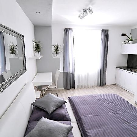Avax Apartment 리베레츠 외부 사진