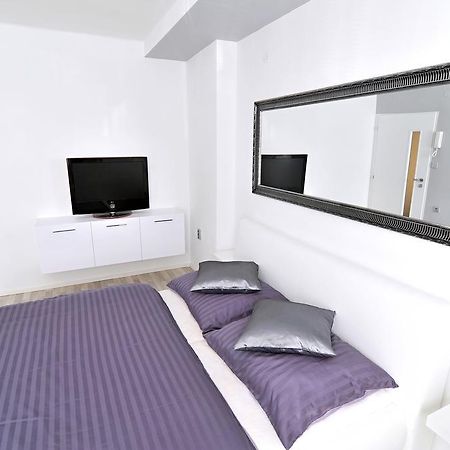Avax Apartment 리베레츠 외부 사진