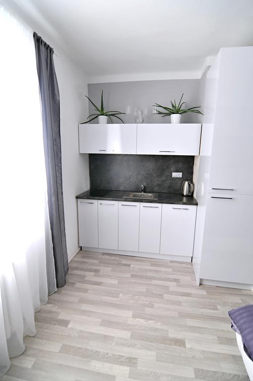 Avax Apartment 리베레츠 외부 사진