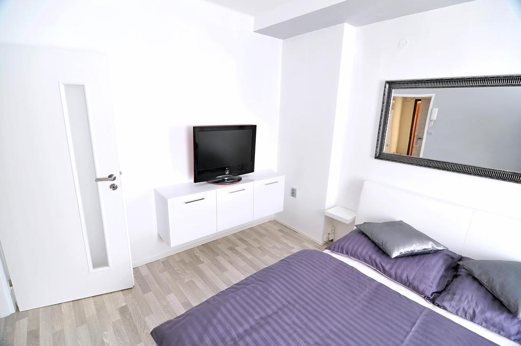 Avax Apartment 리베레츠 외부 사진